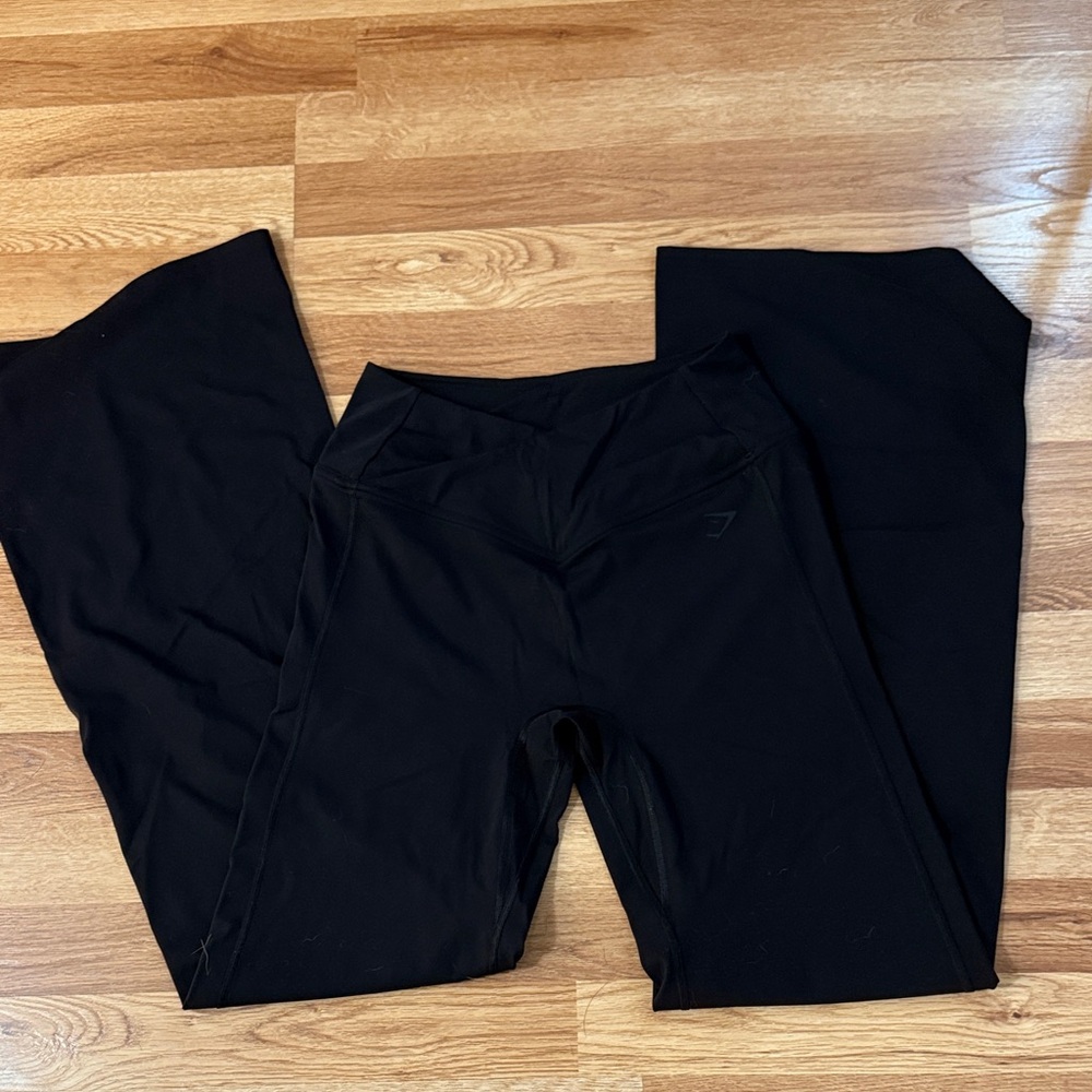 Black Gymshark Flate leggings